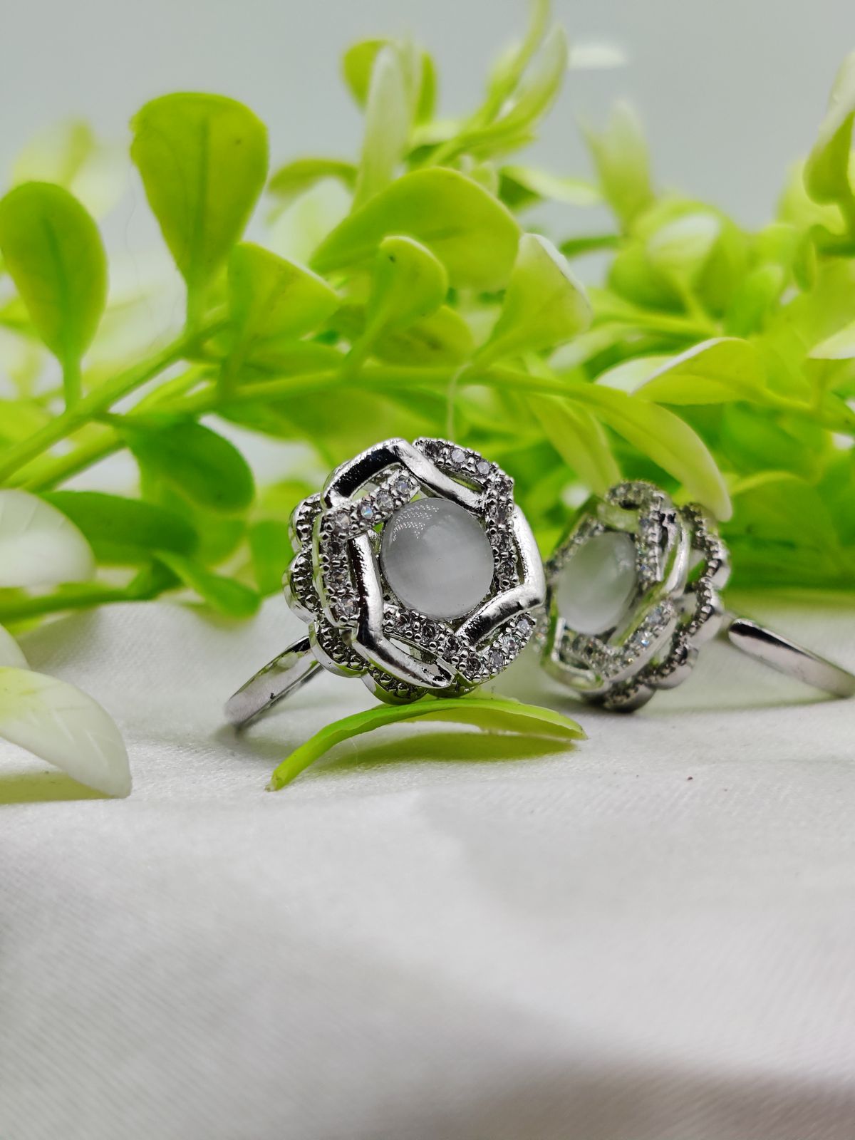 1 Piece Imported Elegant Dual-tone Floral Gemstone Rings – Timeless Design 🌟 | Luxurious Design Ring | Adjustable Ring | Ring For Girls & Women ✨