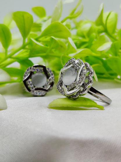 1 Piece Imported Elegant Dual-tone Floral Gemstone Rings – Timeless Design 🌟 | Luxurious Design Ring | Adjustable Ring | Ring For Girls & Women ✨