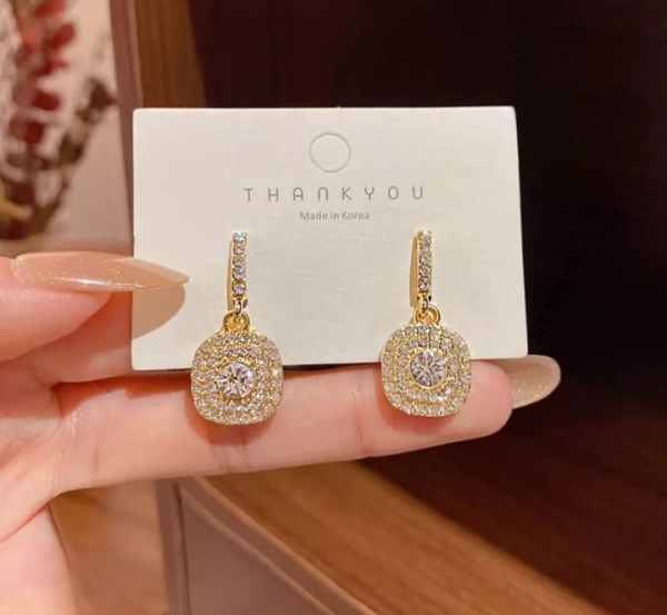 Crystal Earrings – Sparkling Dangle Earrings For Party & Everyday Wear – Earings For Girls ( Pjt-990 )